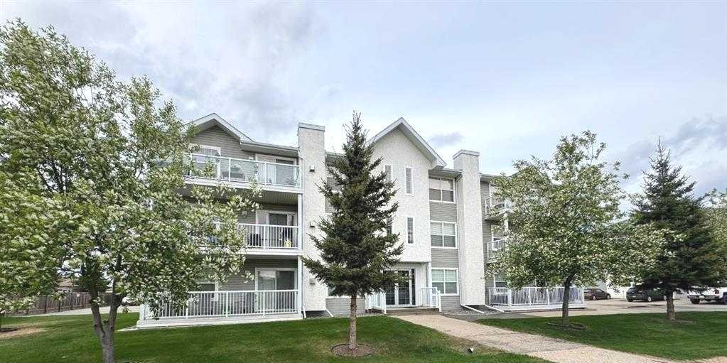 101, 4330A 55TH Avenue , A2297155, Alberta,