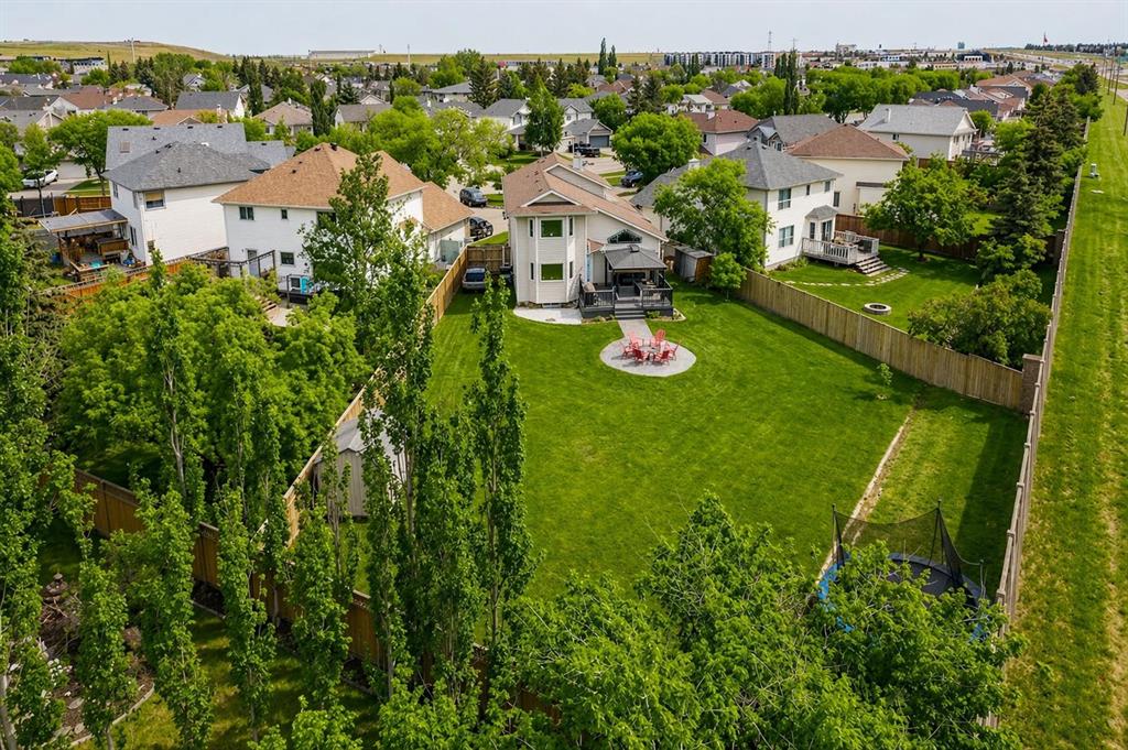 Third View of 220 Douglas Glen Bay SE, Douglasdale/Glen, Calgary, Alberta, T2Z 2M8