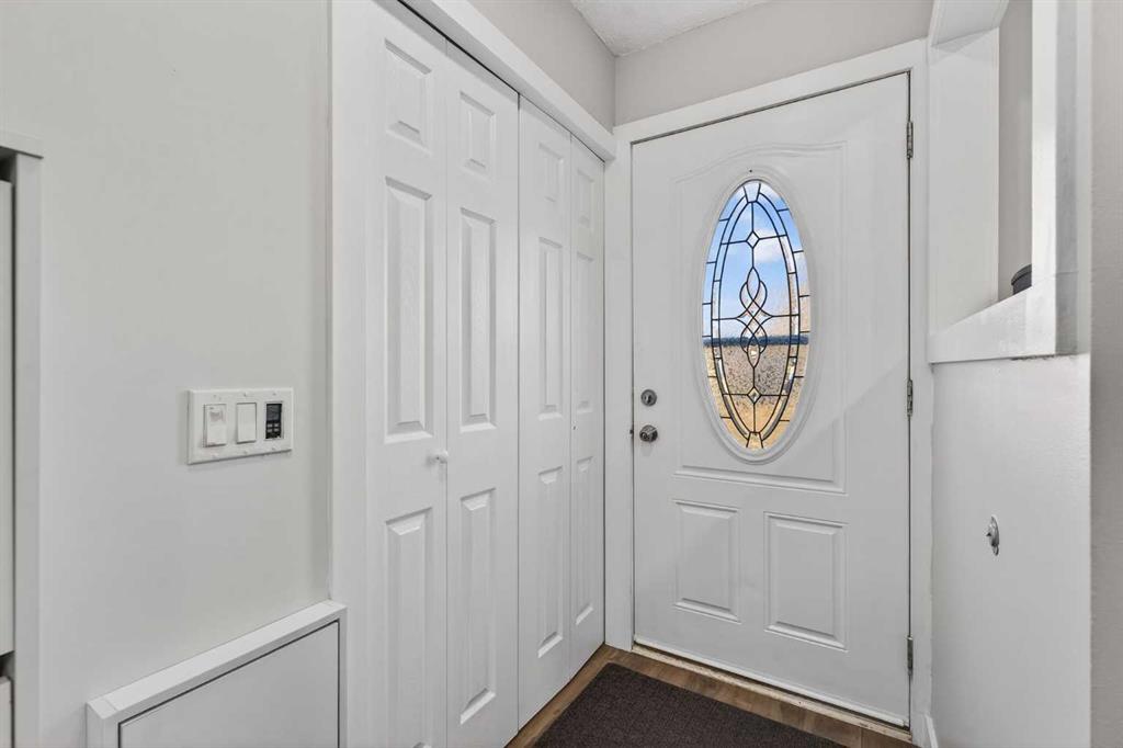 Fifth View of 8 Malvern Crescent NE, Marlborough Park, Calgary, Alberta, T2A 6Z6