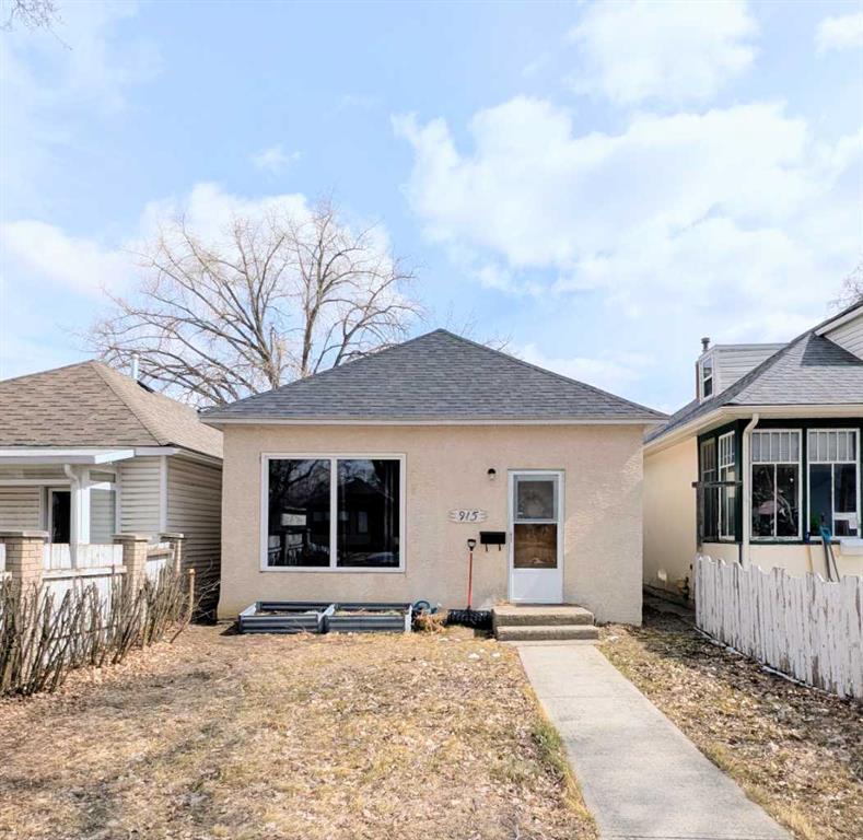 915 8 Street S, A2297267, Alberta,