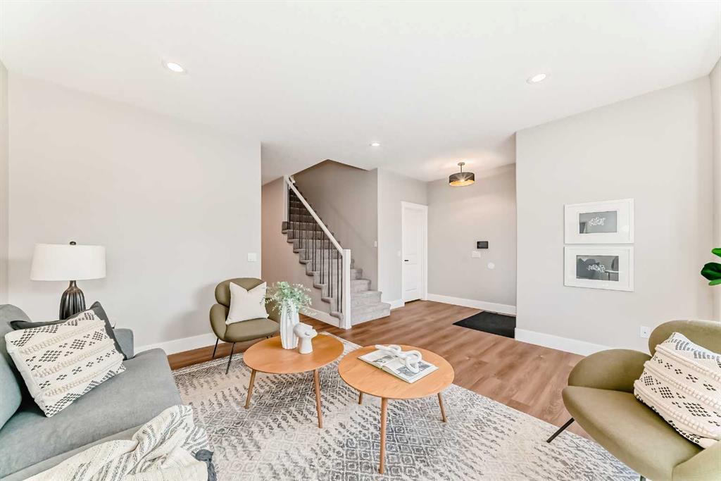 Fifth View of 722 53 Avenue SW, Windsor Park, Calgary, Alberta, T2V 0C3