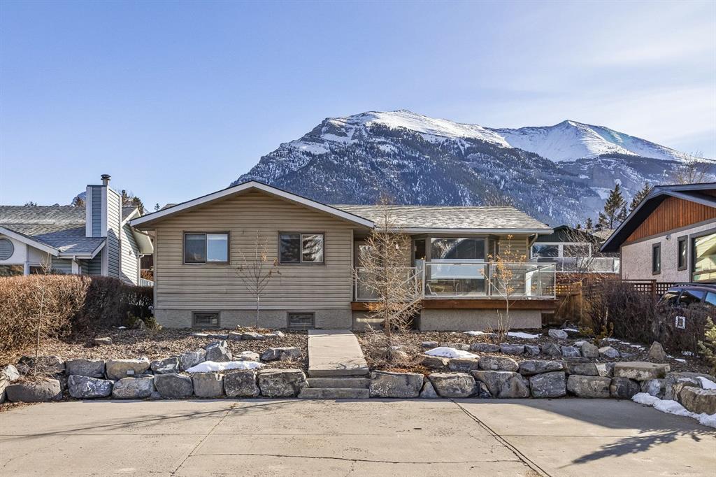 323 Hoodoo Crescent , A2297278, Alberta,