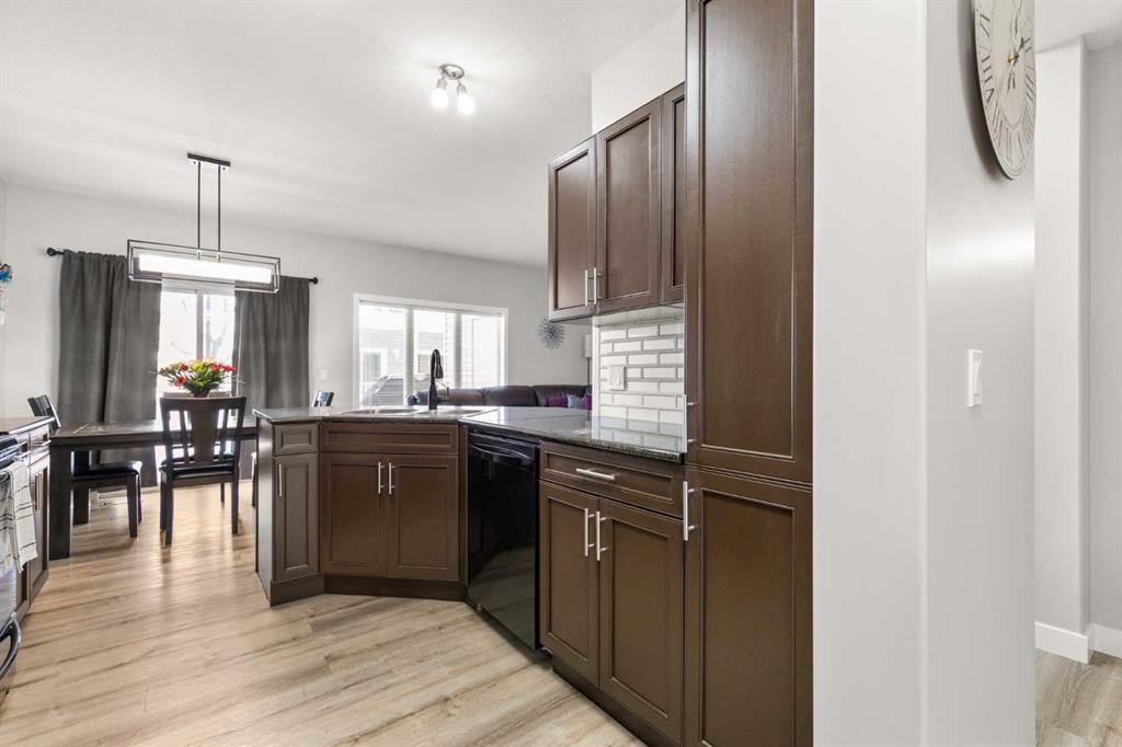 Fifth View of 111 Somerset Lane SE, Southland, Medicine Hat, Alberta, T1B0E8