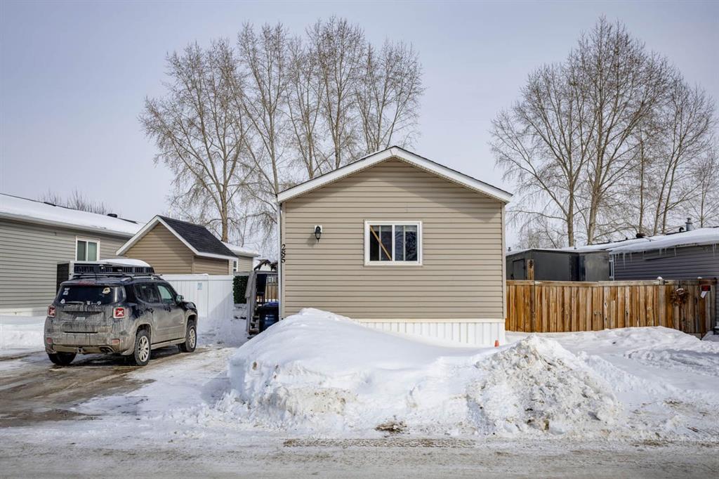 285 Grenfell Crescent , A2297323, Alberta,