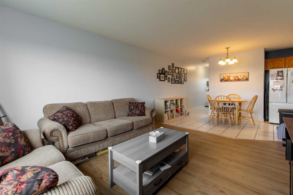 Fifth View of 39 Blackfoot Boulevard W, Indian Battle Heights, Lethbridge, Alberta, T1K 7N7