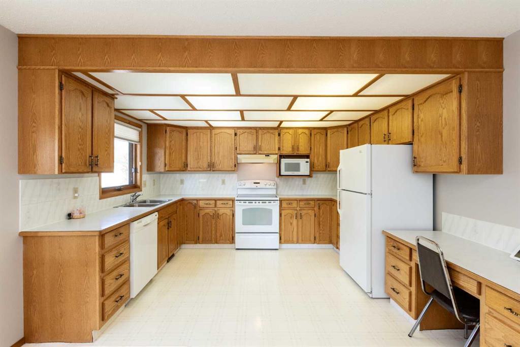 Fifth View of 5319 37 Street , Margodt, Innisfail, Alberta, T4G 1G4