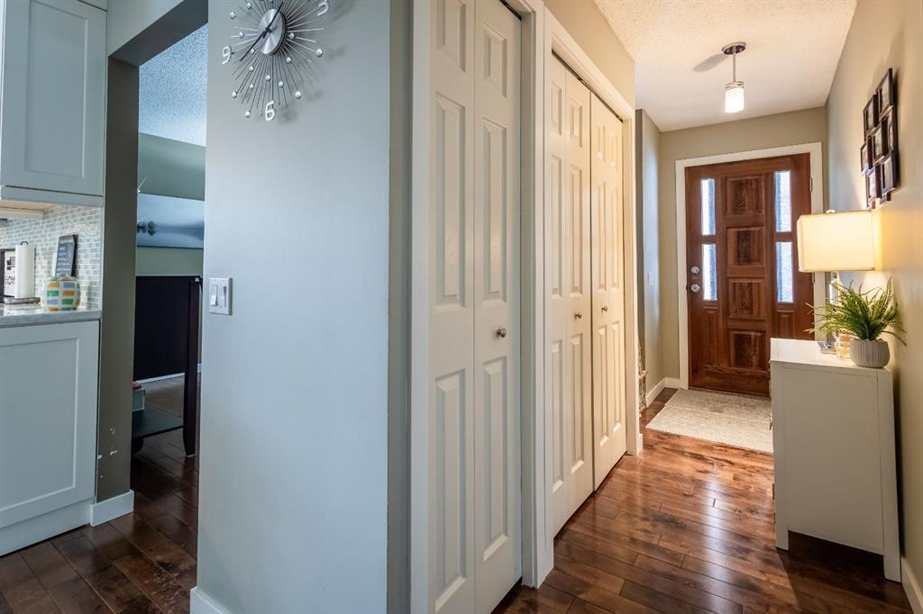 Third View of 5617 Dalcastle Hill NW, Dalhousie, Calgary, Alberta, T3A 2A2