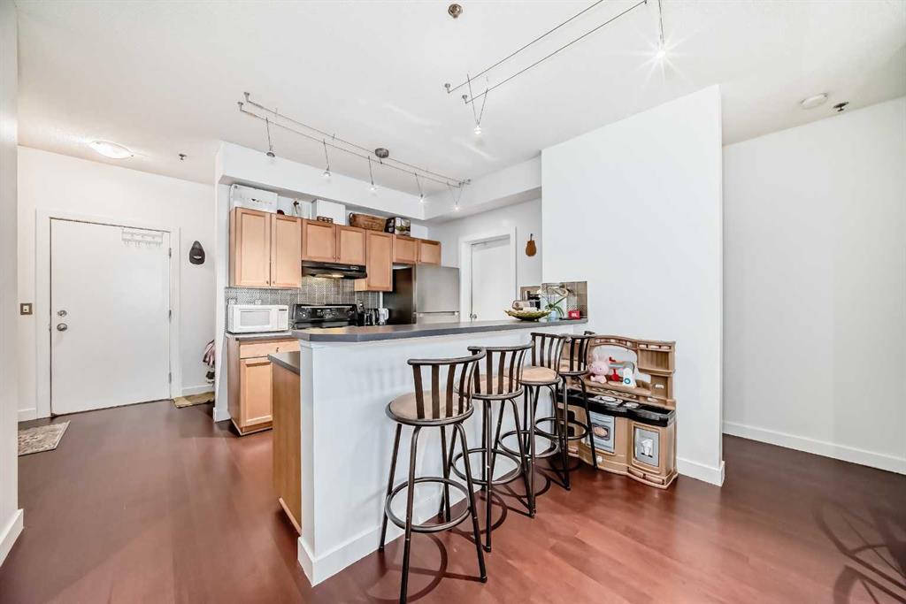 Fifth View of 201, 1000 15 Avenue SW, Beltline, Calgary, Alberta, T2R 0S6