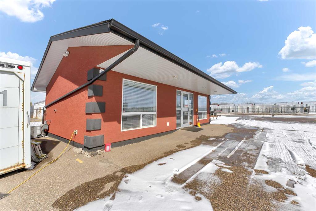Fifth View of 1229 South Railway Street SE, River Flats, Medicine Hat, Alberta, T1A 2W5