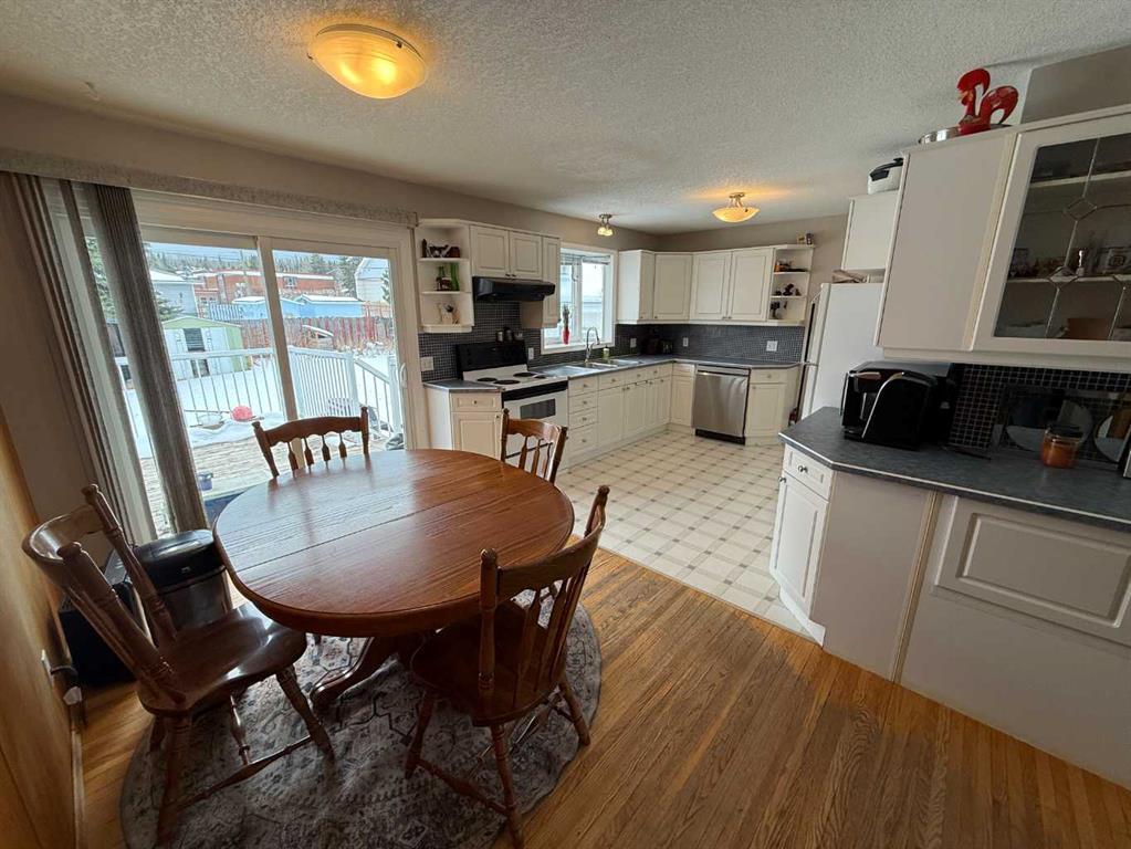 Fifth View of 104 Dorin Drive , Hardisty, Hinton, Alberta, T7V 1B9