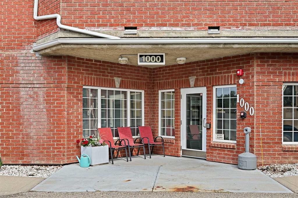 Third View of 1206 Sienna Park Green SW, Signal Hill, Calgary, Alberta, T3H 3N7