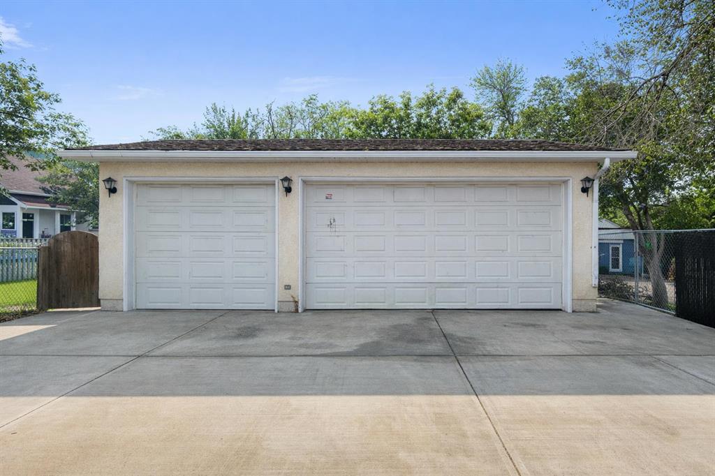 Third View of 326 27 Avenue NE, Tuxedo Park, Calgary, Alberta, T2E 2A2