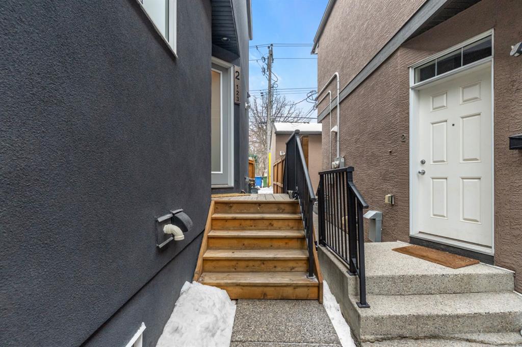 Third View of 2, 123 12 Avenue NW, Crescent Heights, Calgary, Alberta, T2M 0C4
