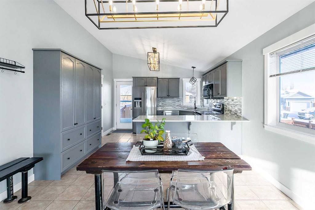 Fifth View of 1112 2 Street NE, NONE, Sundre, Alberta, T0M 1X0