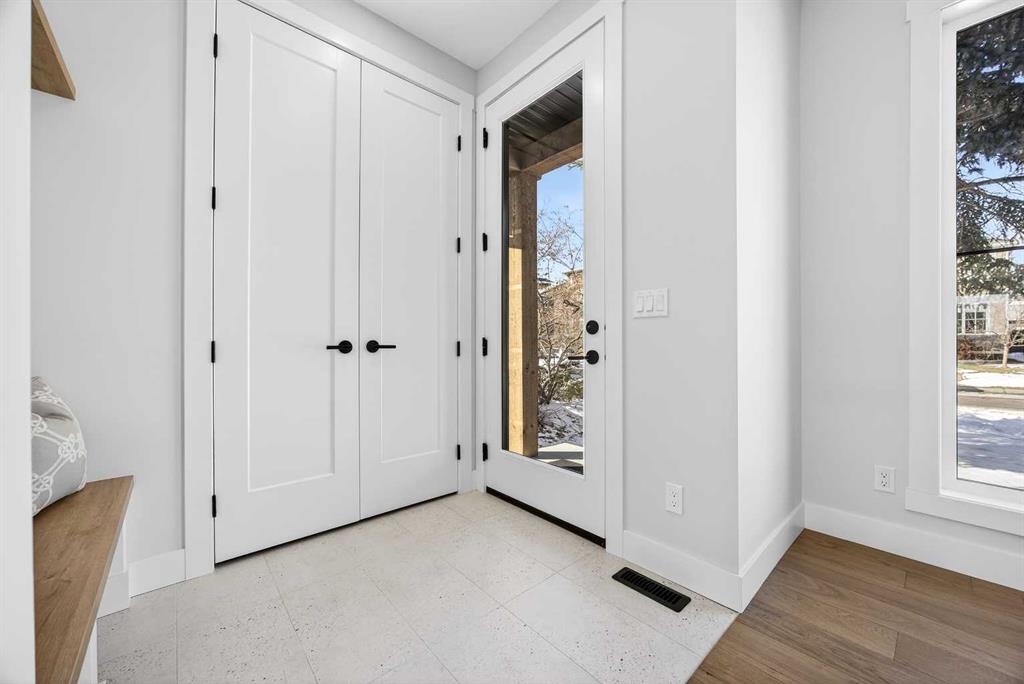 Fifth View of 823 23 Avenue NW, Mount Pleasant, Calgary, Alberta, T2M 1T3