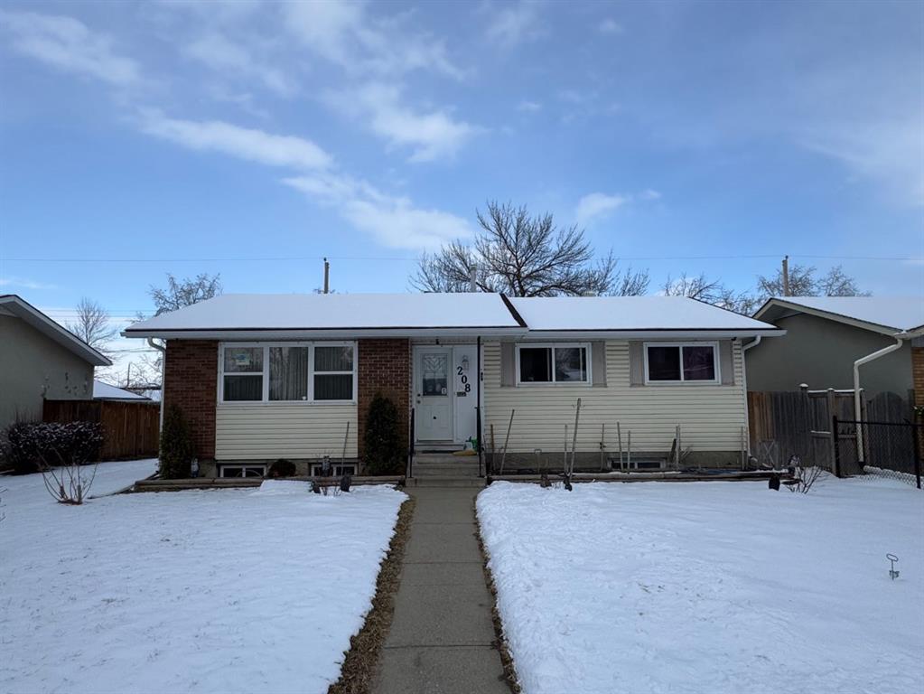 208 Forest Road SE, A2297811, Alberta,