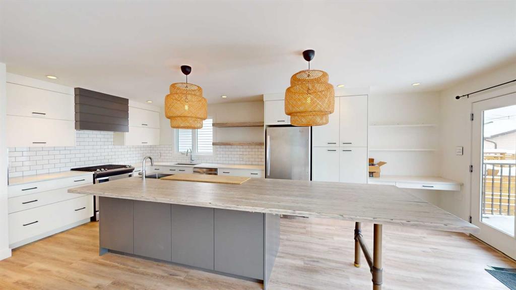 Fifth View of 7704 46 Avenue NW, Bowness, Calgary, Alberta, T3B 1Y2