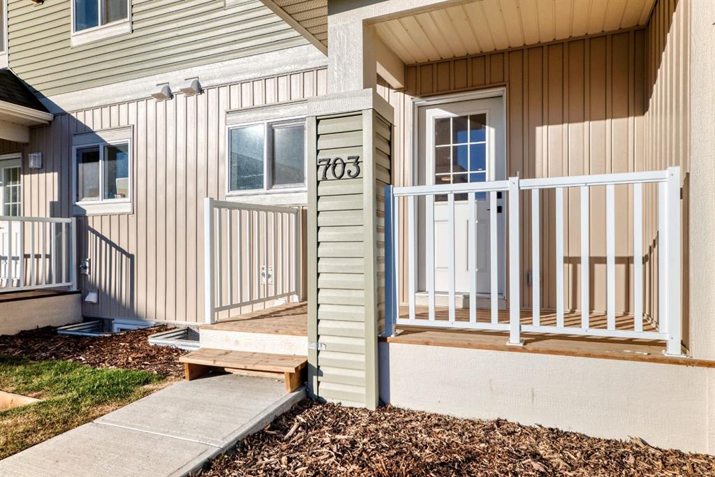 Fifth View of 703 Clover Road , NONE, Carstairs, Alberta, T0M0N0