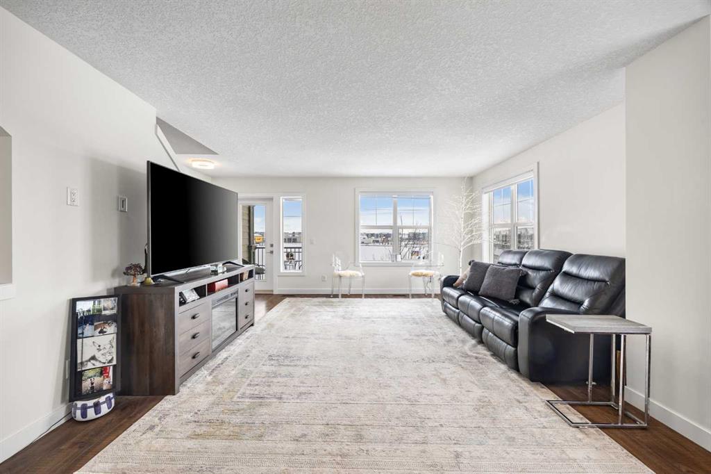 Third View of 111 Evanscrest Gardens NW, Evanston, Calgary, Alberta, T3P 0S1