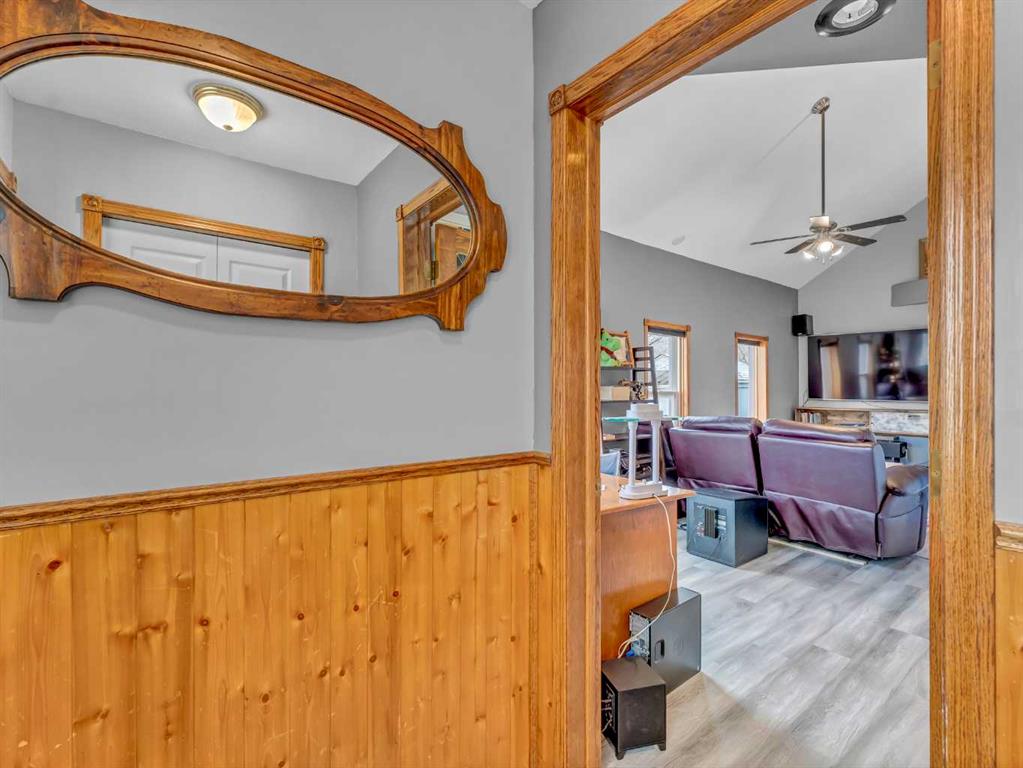 Fifth View of 1123 Balmoral Street SE, River Flats, Medicine Hat, Alberta, T1A0X5