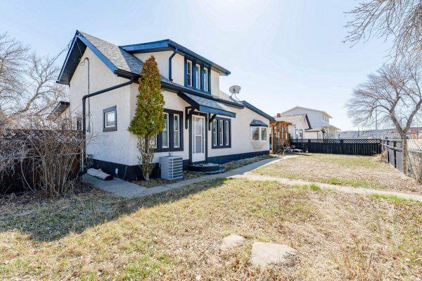 618 5 Street E, A2298081, Alberta,