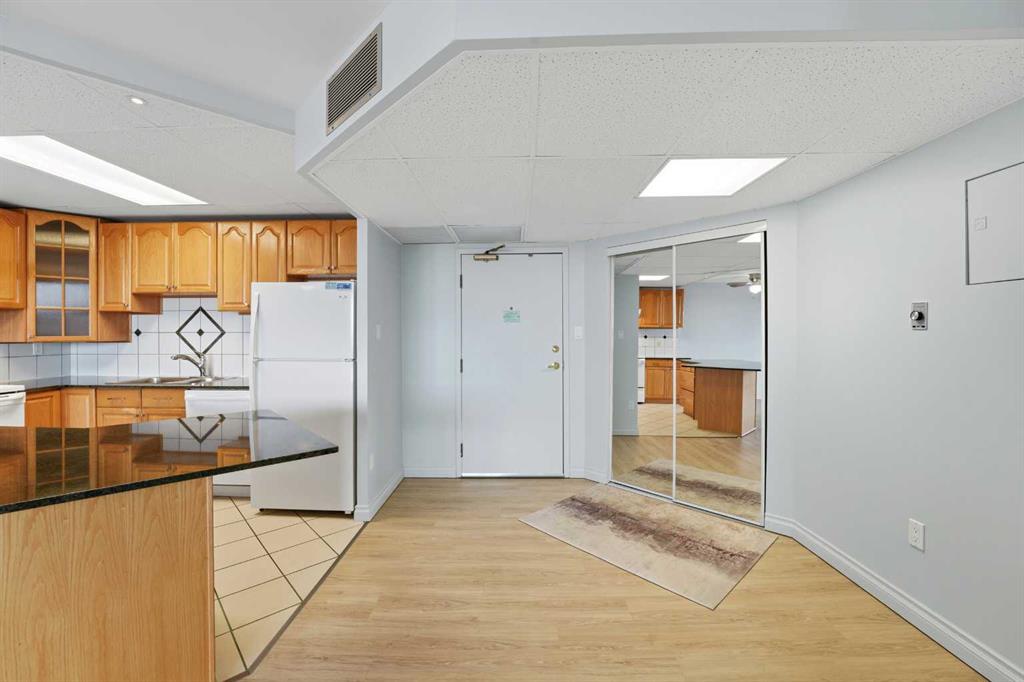 Fourth View of 306, 4902 37 Street , South Hill, Red Deer, Alberta, T4N 6M9