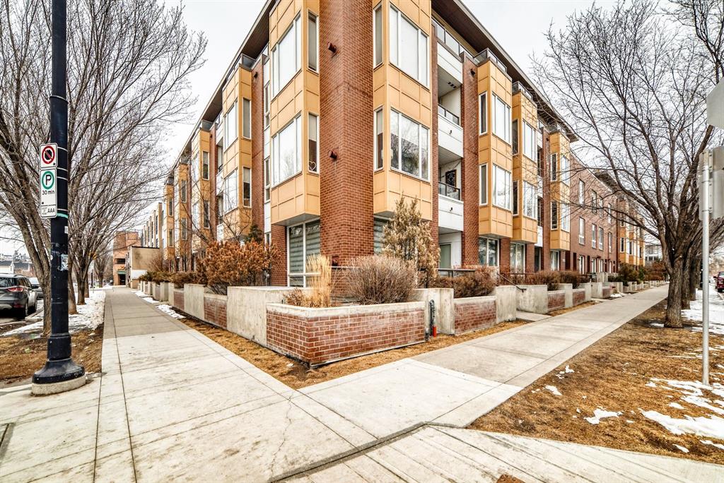 404, 1000 Centre Avenue NE, A2298122, Alberta,