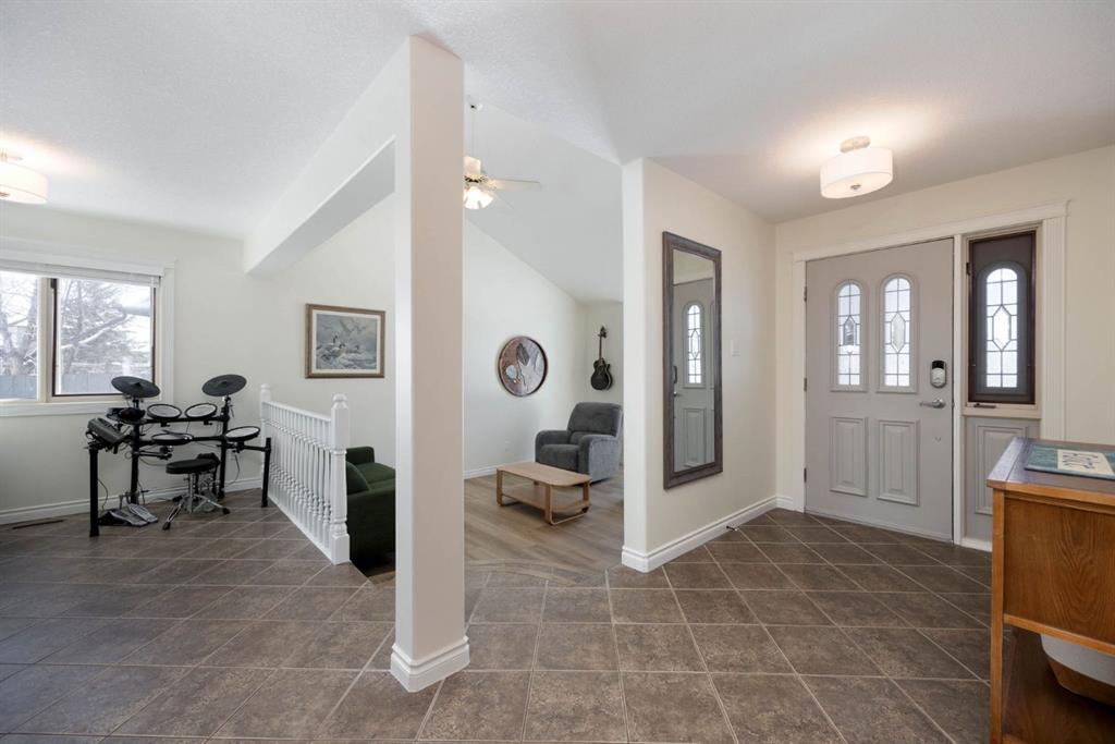 Fifth View of 113 Silverdale Garden , Thickwood, Fort McMurray, Alberta, T9H 3S6