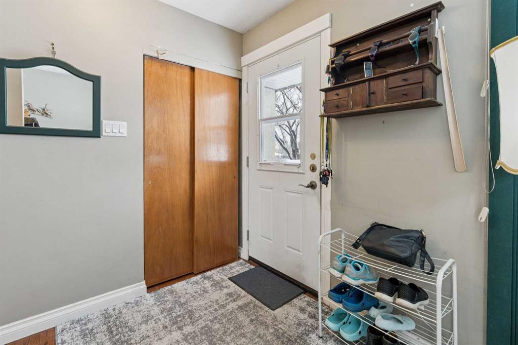 Fourth View of 12 Westwood Crescent SW, Westgate, Calgary, Alberta, T3C 2W6