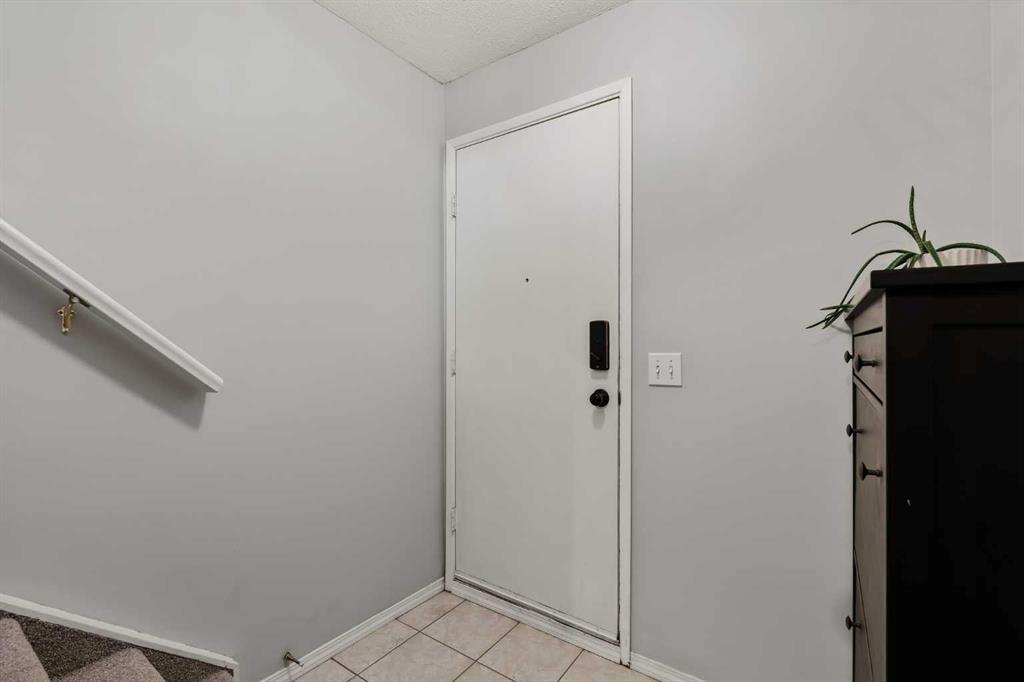 Third View of 43, 1055 72 Avenue NW, Huntington Hills, Calgary, Alberta, T2K 5S4