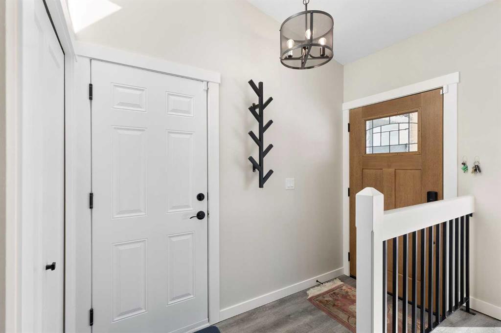 Fourth View of 48 Cedargrove Road SW, Cedarbrae, Calgary, Alberta, T2W 4T9