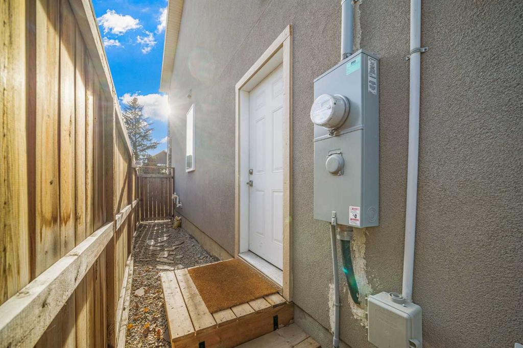 Fourth View of 4410 17 Avenue NW, Montgomery, Calgary, Alberta, T3B 0N8