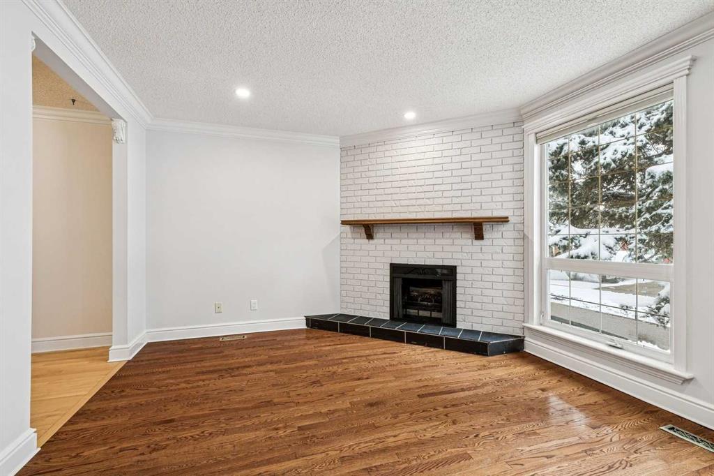 Fifth View of 131 Woodglen Way SW, Woodbine, Calgary, Alberta, T2W4L9