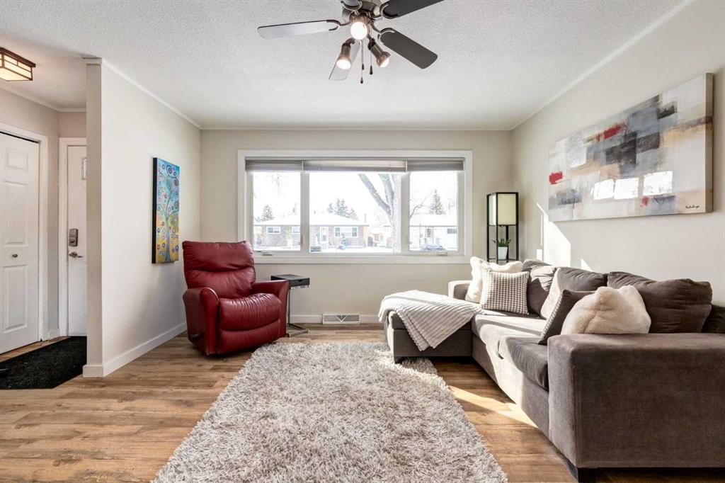 Fifth View of 332 Avonburn Road SE, Acadia, Calgary, Alberta, T2H 1N8