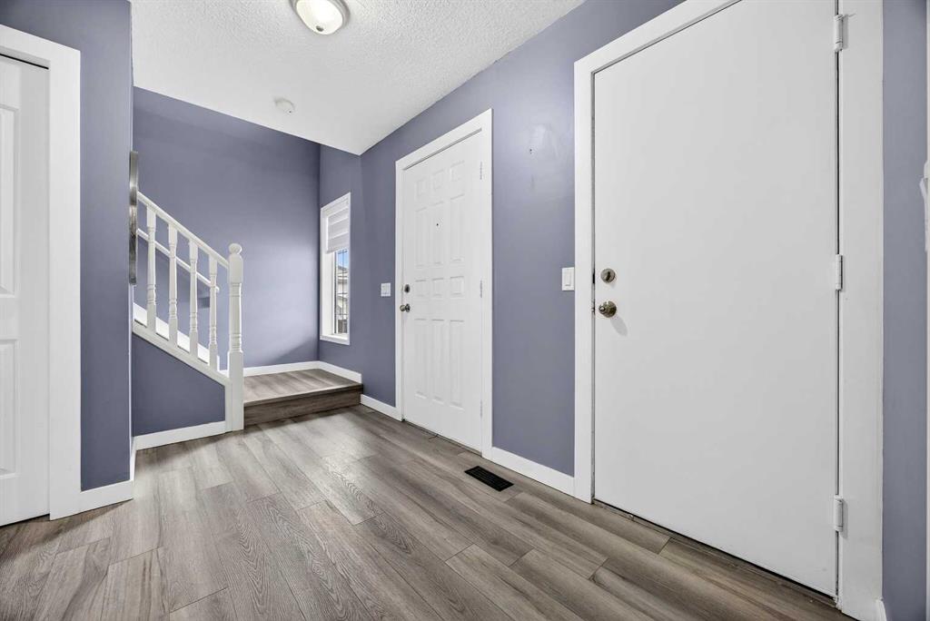 Third View of 237 Willowbrook Close NW, Willowbrook, Airdrie, Alberta, T4B 2J6