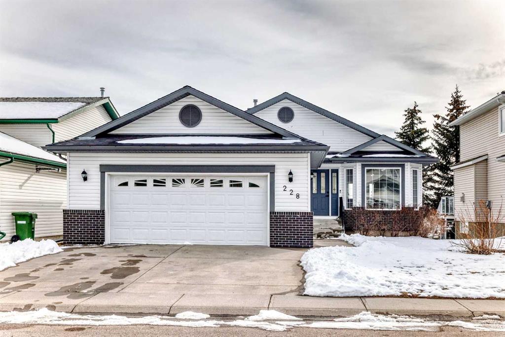228 Woodside Crescent NW, A2298688, Alberta,