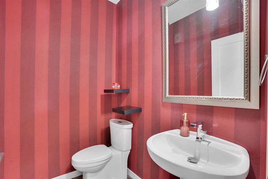 Fifth View of 228, 10 Westpark Link SW, West Springs, Calgary, Alberta, T3H0Y5