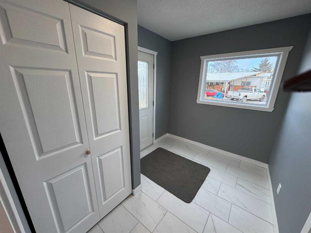 Fifth View of 470, 3223 83 Street NW, Greenwood/Greenbriar, Calgary, Alberta, T2B5P3
