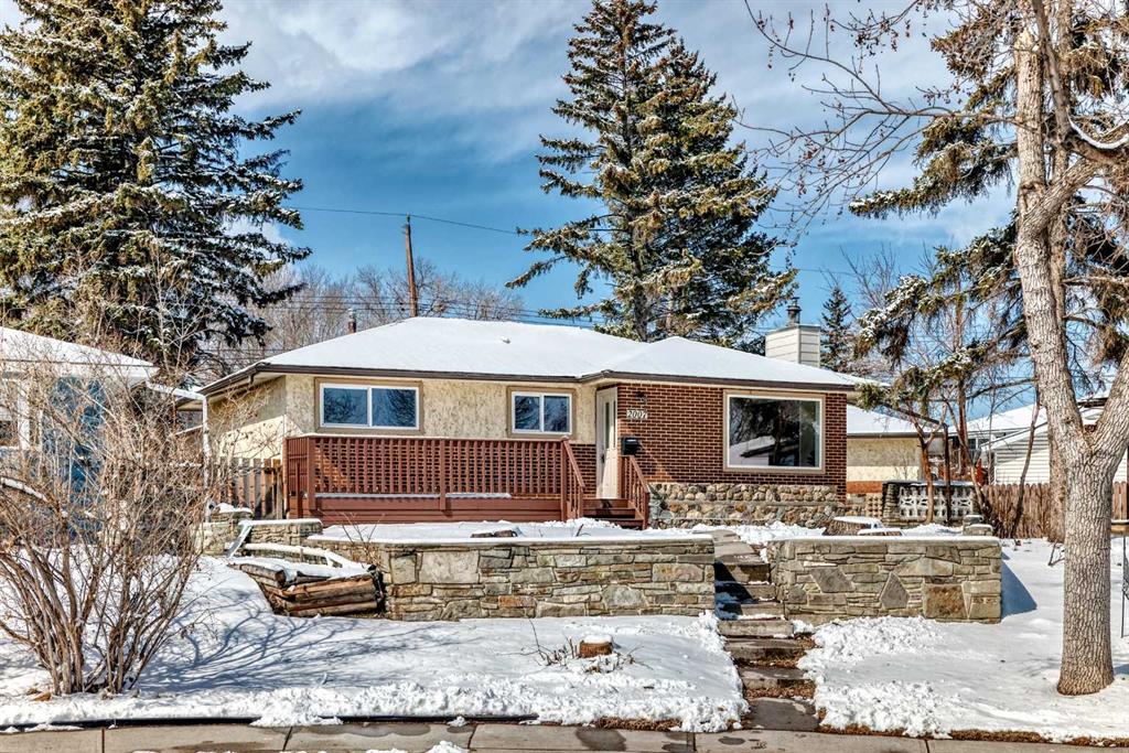 2007q Cottonwood Crescent SE, A2298812, Alberta,