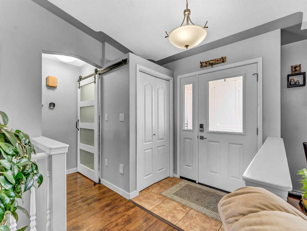 Fifth View of 32 Spruce Close SE, SE Southridge, Medicine Hat, Alberta, T1A7E4