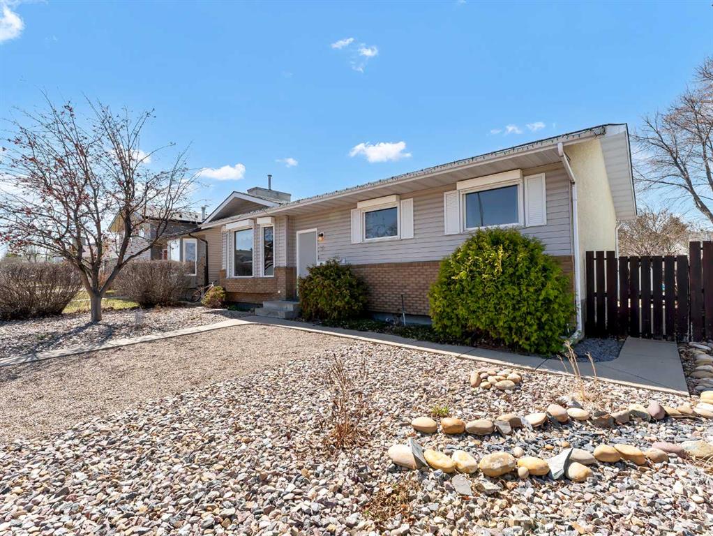 Fourth View of 32 Smeaton Avenue SE, SE Southridge, Medicine Hat, Alberta, T1B3Y8