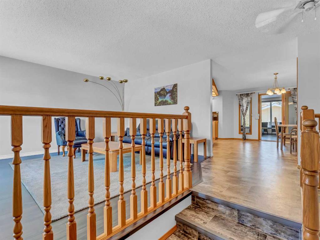 Fifth View of 32 Smeaton Avenue SE, SE Southridge, Medicine Hat, Alberta, T1B3Y8