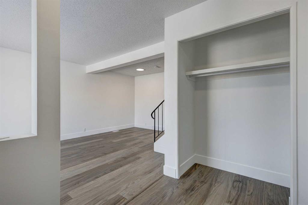 Third View of 53B Fonda Green SE, Forest Heights, Calgary, Alberta, T2A5S4