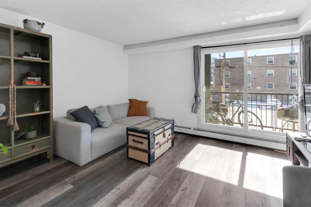 Fifth View of 204, 931 2 Avenue NW, Sunnyside, Calgary, Alberta, T2N 0E6