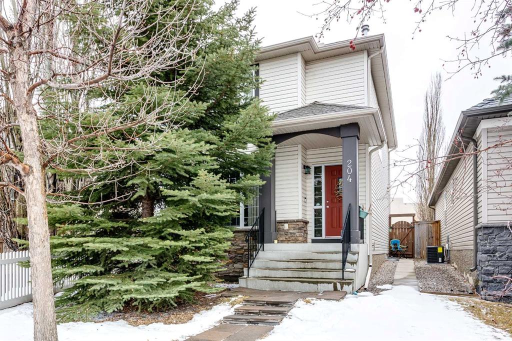 MLS® listing #109851956 for sale located at 204 Eversyde Circle SW