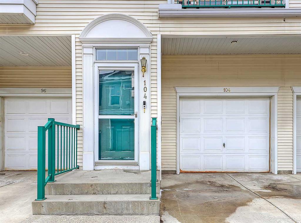 Fifth View of 104 Prestwick Gardens SE, McKenzie Towne, Calgary, Alberta, T2Z 3V4