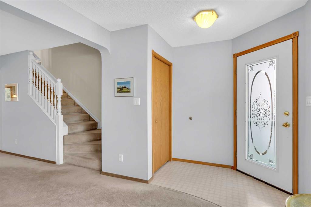 Fifth View of 527 25 Avenue NE, Winston Heights/Mountview, Calgary, Alberta, T2E 1Y6