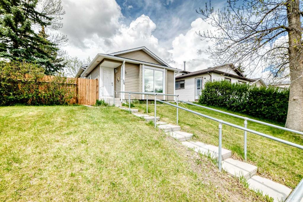 36 Castleglen Way NE, A2299521, Alberta,