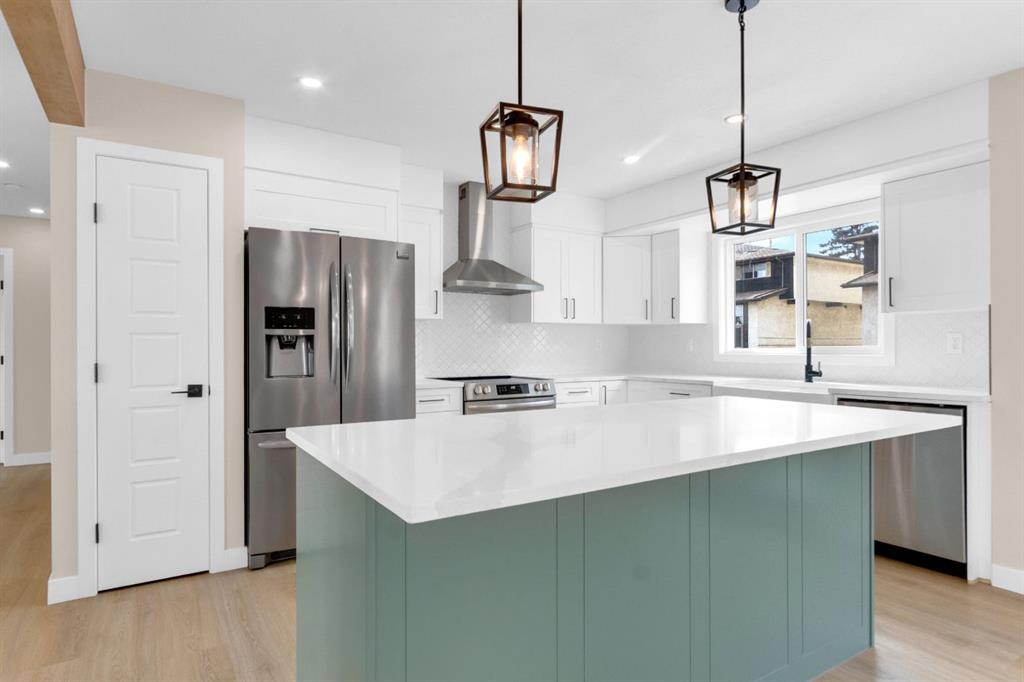 Fourth View of 956 Bracewood Rise SW, Braeside, Calgary, Alberta, T2W 3C9