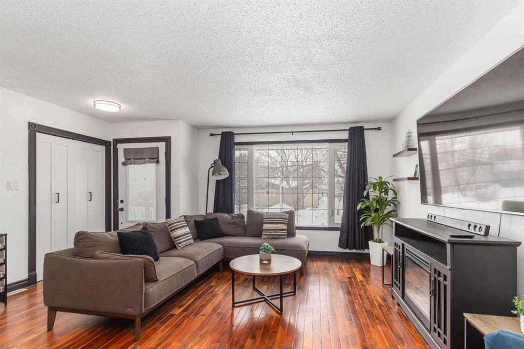 Fifth View of 334 Hillcrest Drive , Thickwood, Fort McMurray, Alberta, T9H 3X5